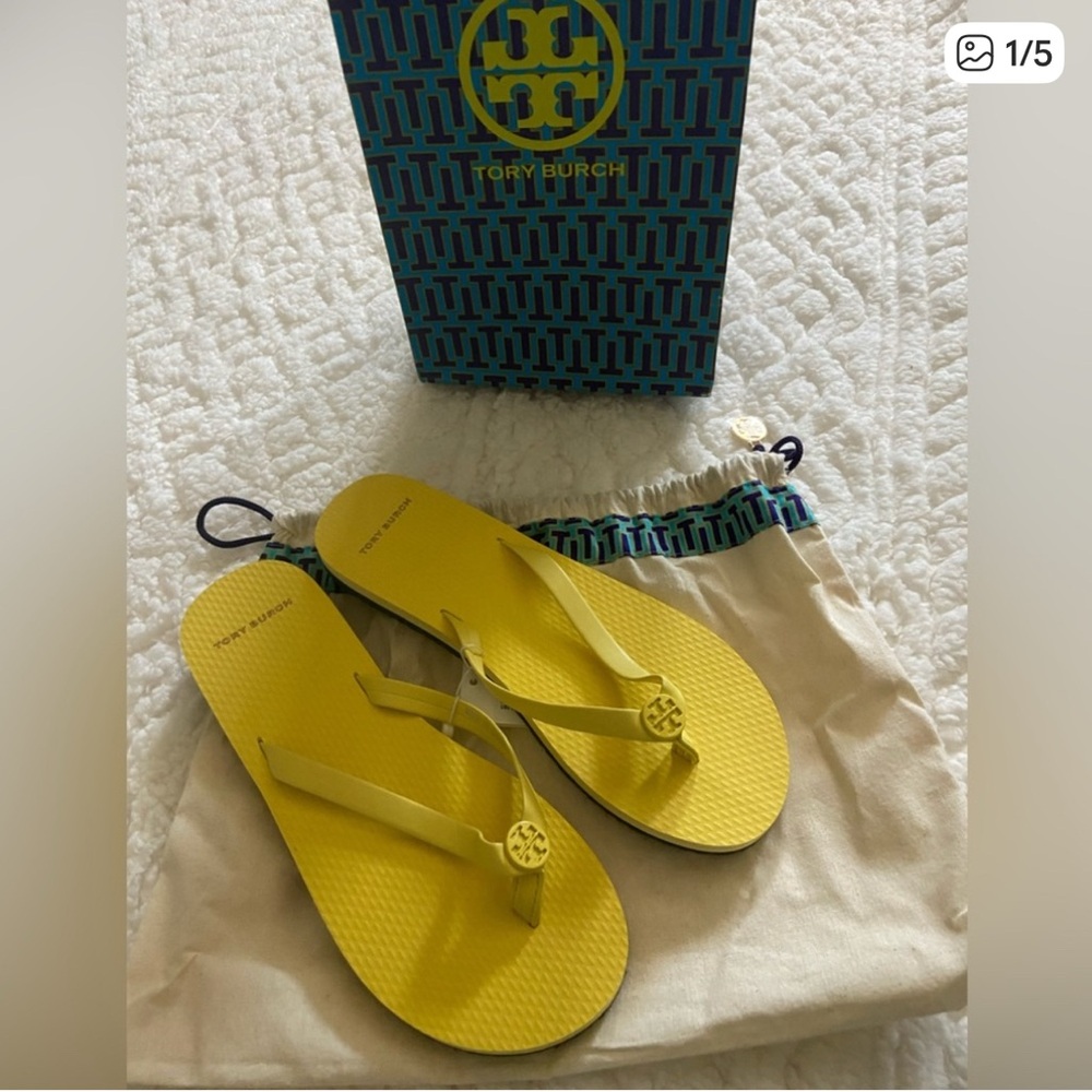 NWT Tory Burch  flip flop sandals size 7